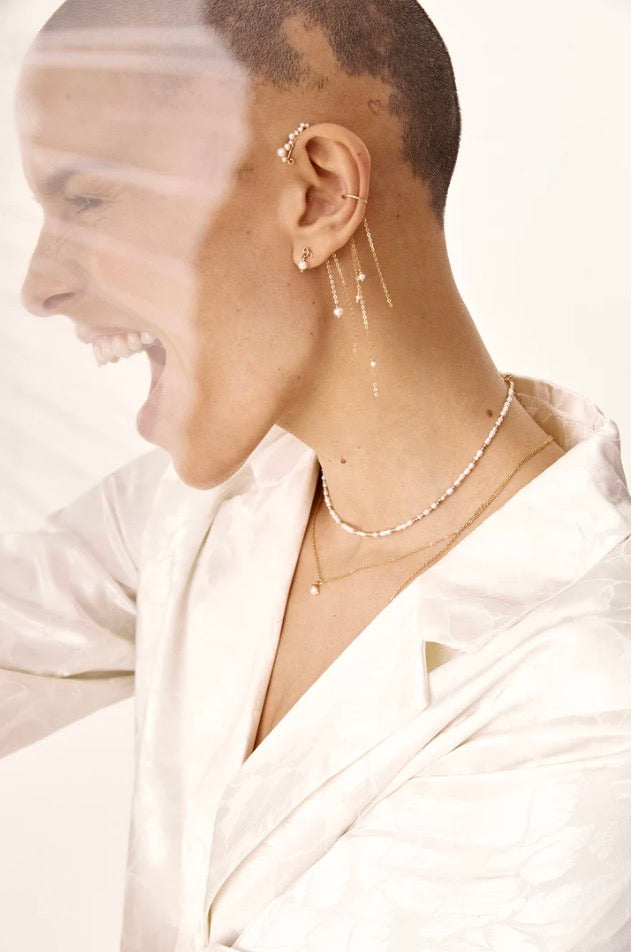 Puces Pétale - Perles 捧花珍珠耳環