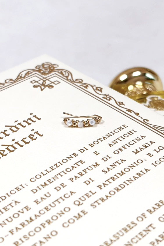 Climber Frida -  Frida 珍珠母貝耳骨夾(單支)