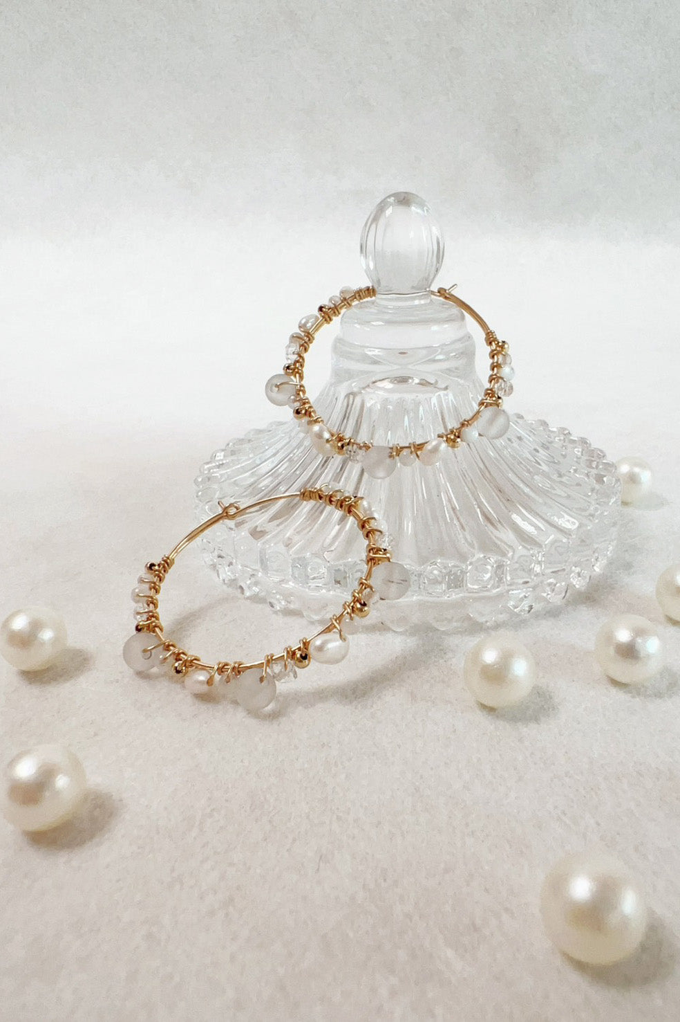 Grandes créoles Vénus - 維納斯女神耳環 絲綢白