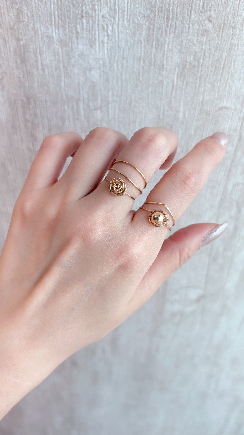 Bague Chevron Essentiel - 素金V戒指